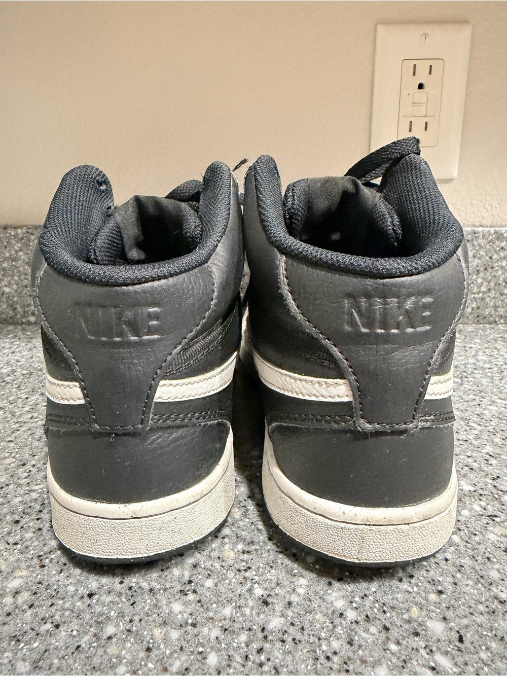 Nike Court Vision Mid Men’s Sneakers Black White Size 8 - Picture 3 of 7